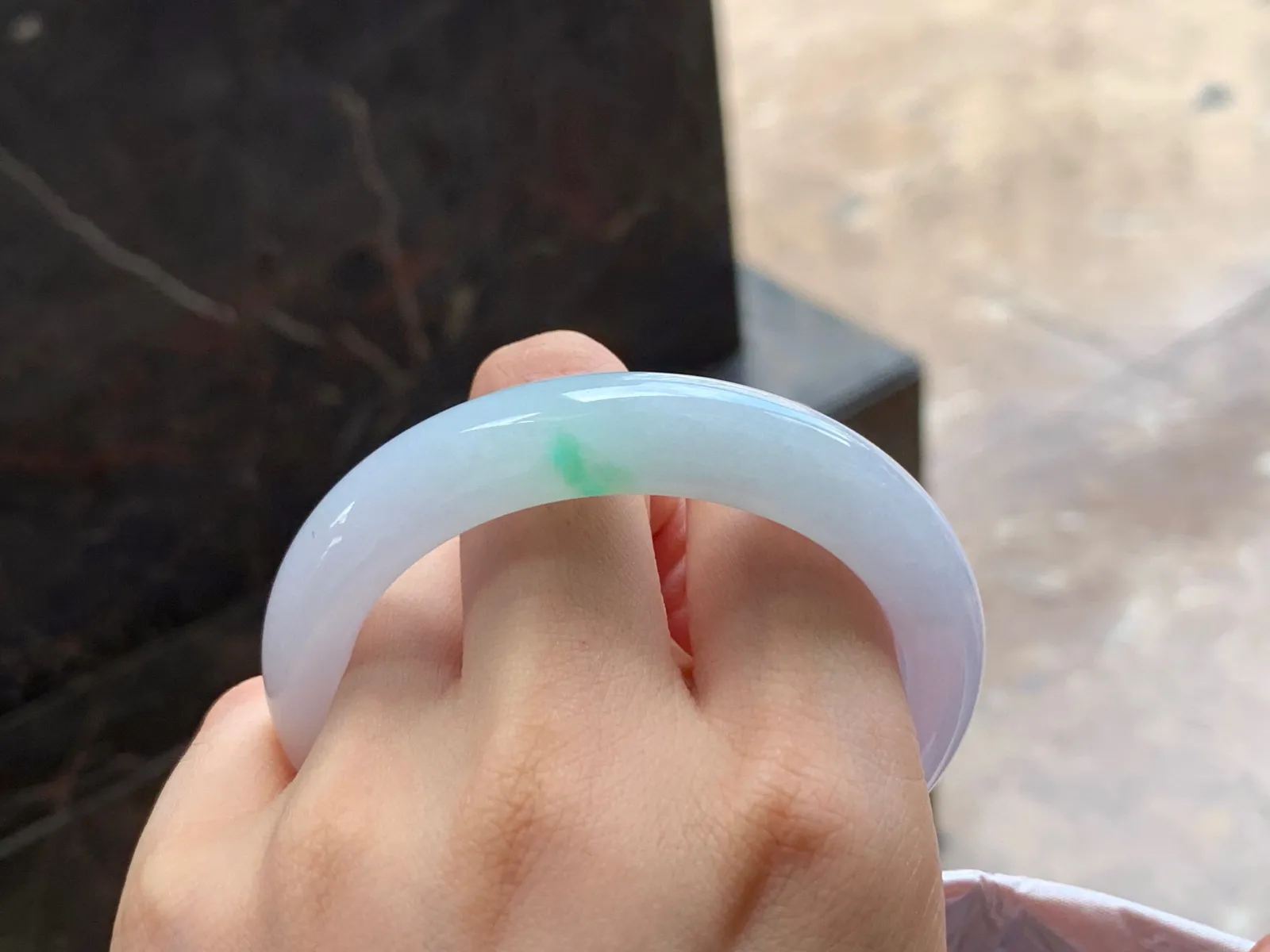 淡春彩手镯
干净清爽 54.2/12/9mm
