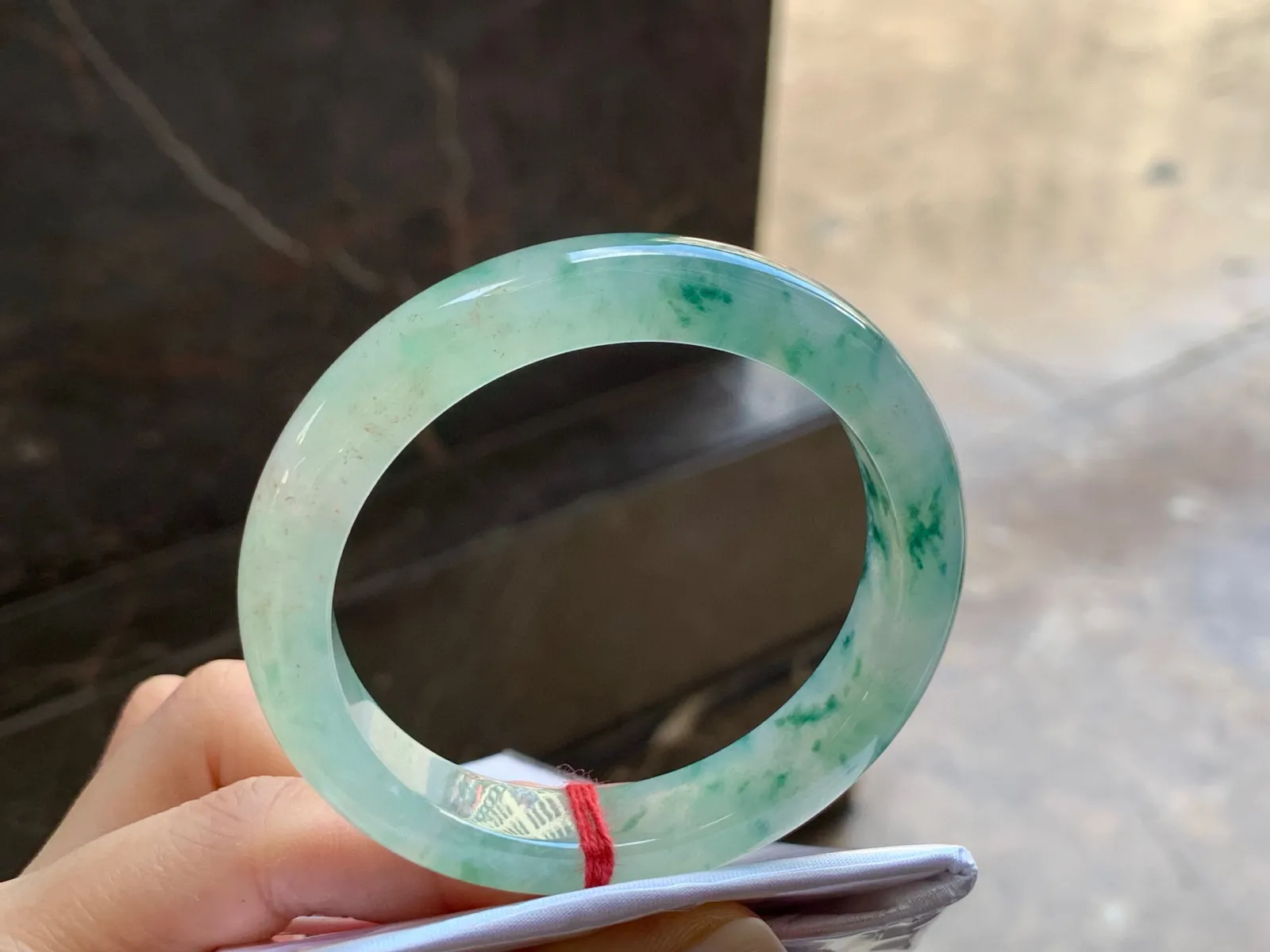 冰飘花手镯
清爽52.4/10.7/8mm
