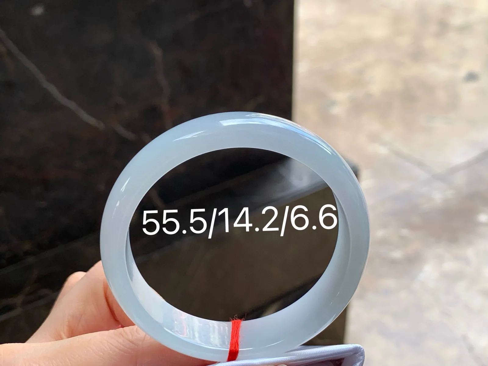 手镯
水润清爽 55.5/14.2/6.6mm