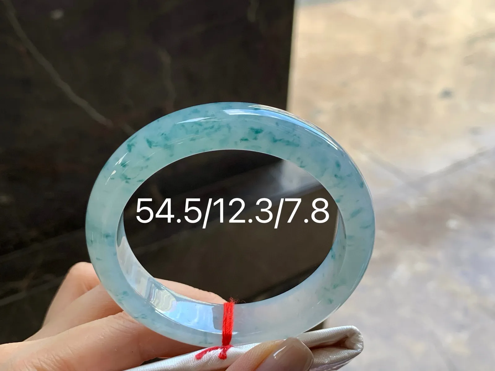 冰飘花手镯
54.5/12.3/7.8mm