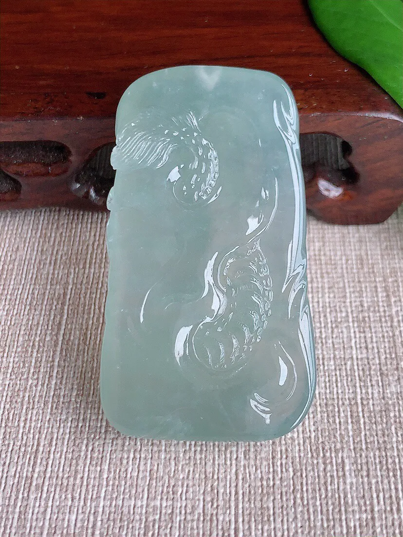 a货翡翠老坑冰种晴水龙牌吊坠 尺寸52.4×29.7×9.7mm 重量30.27g 0703