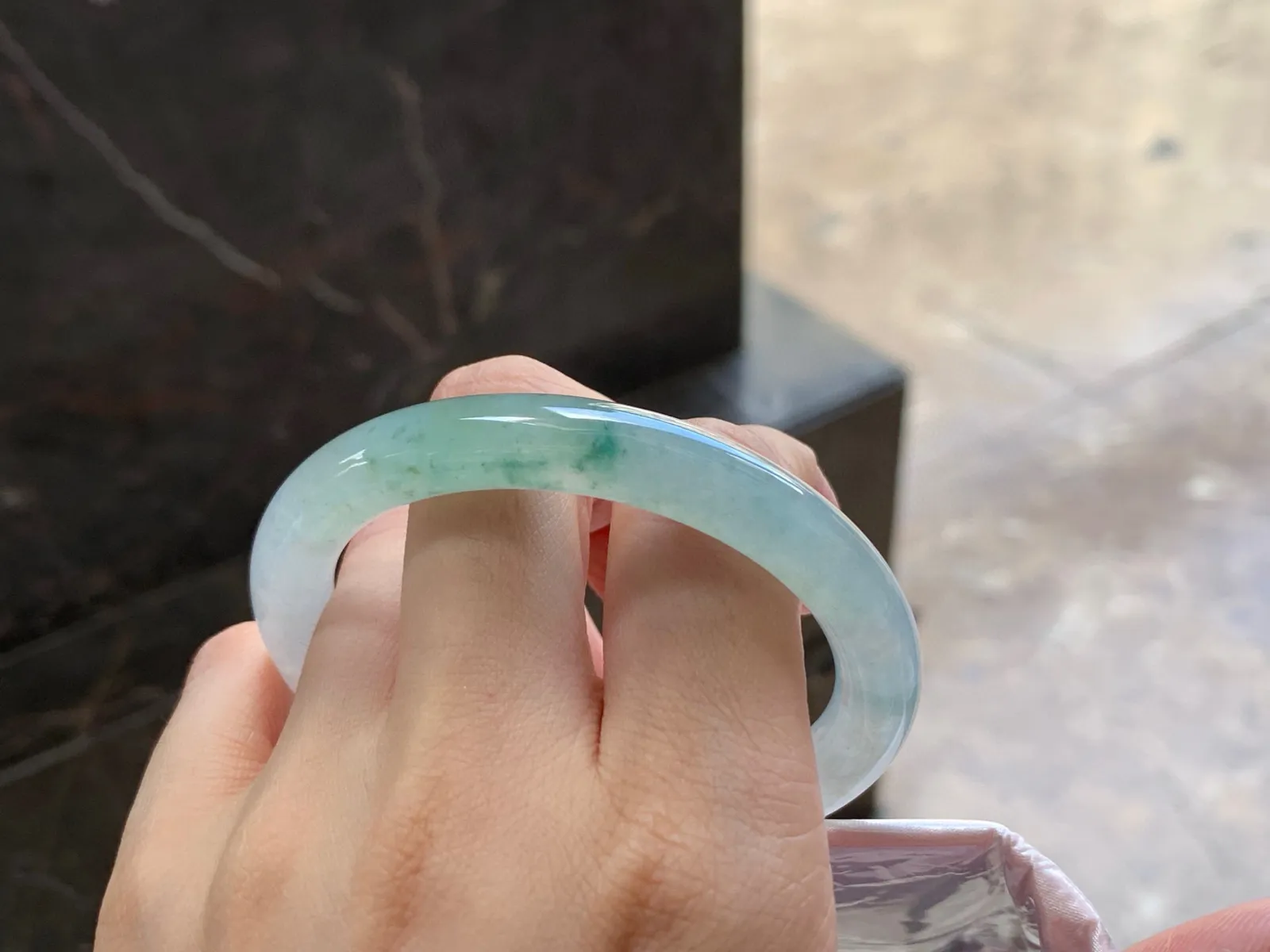 冰飘花细圆条手镯
种好54.3/8.6mm