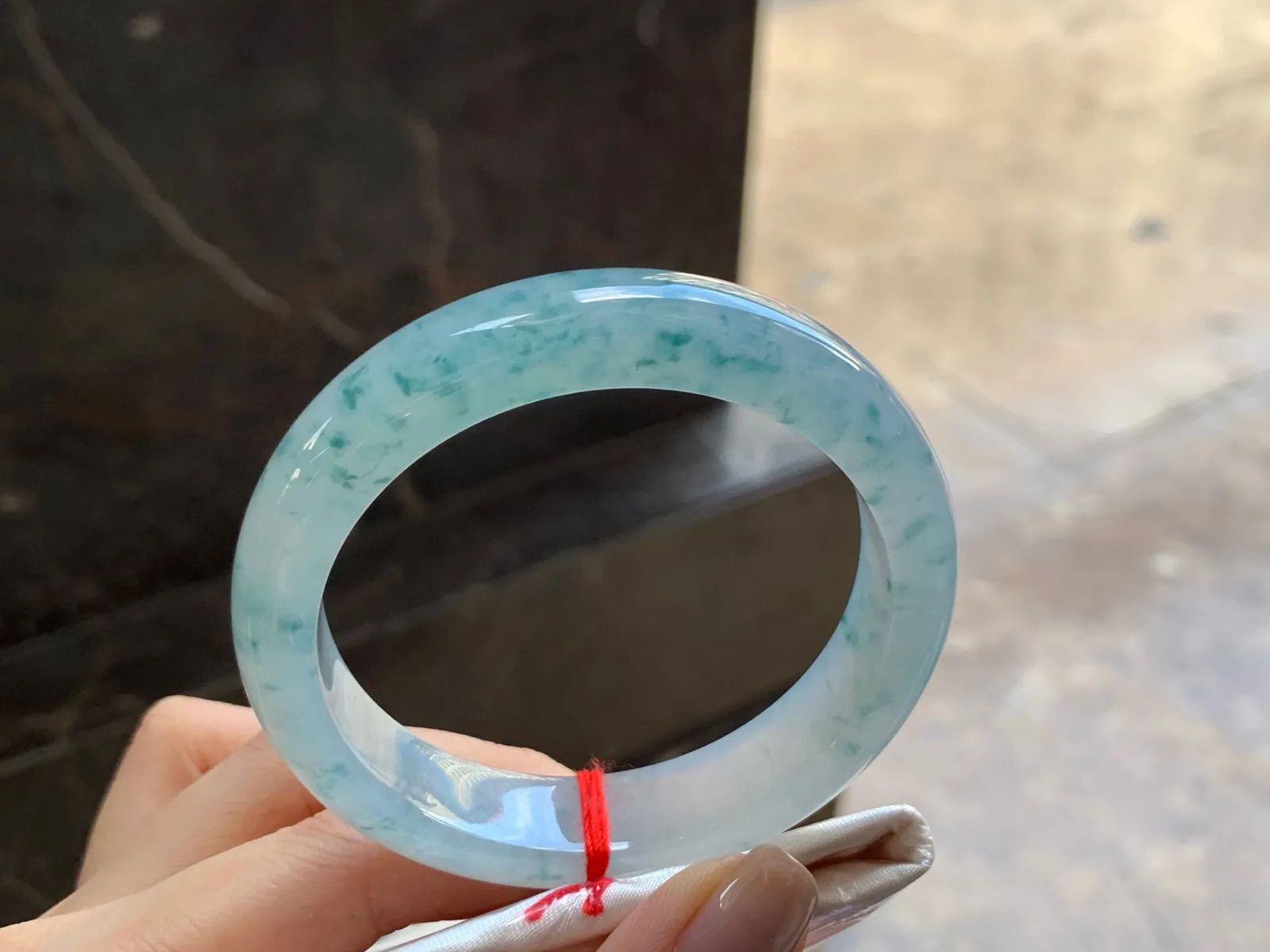 冰飘花手镯
54.5/12.3/7.8mm