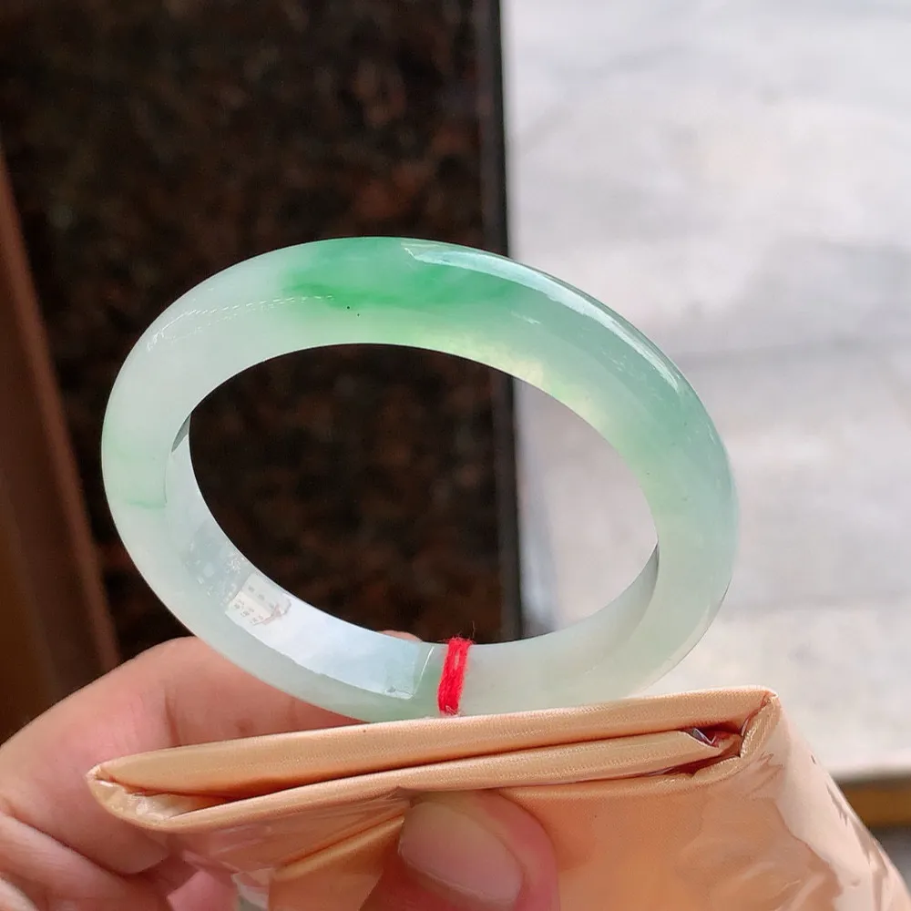 正圈高冰阳绿 一丝细纹 尺寸:50.2/9.4/7.6 种色俱佳🥰🥰