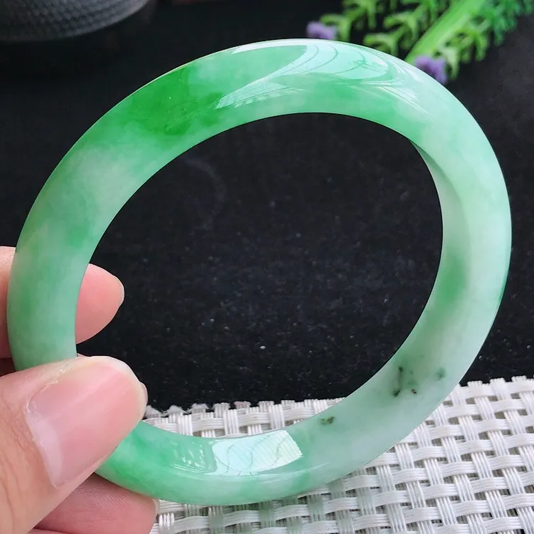 自然光61/11.6/9老坑冰润起胶飘阳绿大圈口手镯翡翠玉镯收藏小圈口美人镯