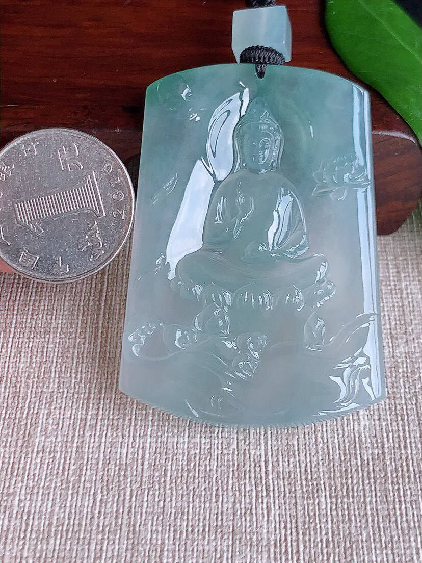 a货翡翠老坑冰种晴水观音吊坠 尺寸50.6×41.2×5.8mm 重量39.70g 0703