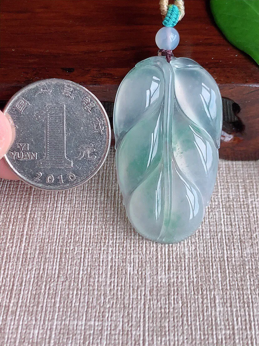 a货翡翠老坑冰种飘花叶子金枝玉叶吊坠 尺寸41×24×5.2mm 重量10.08g 0703