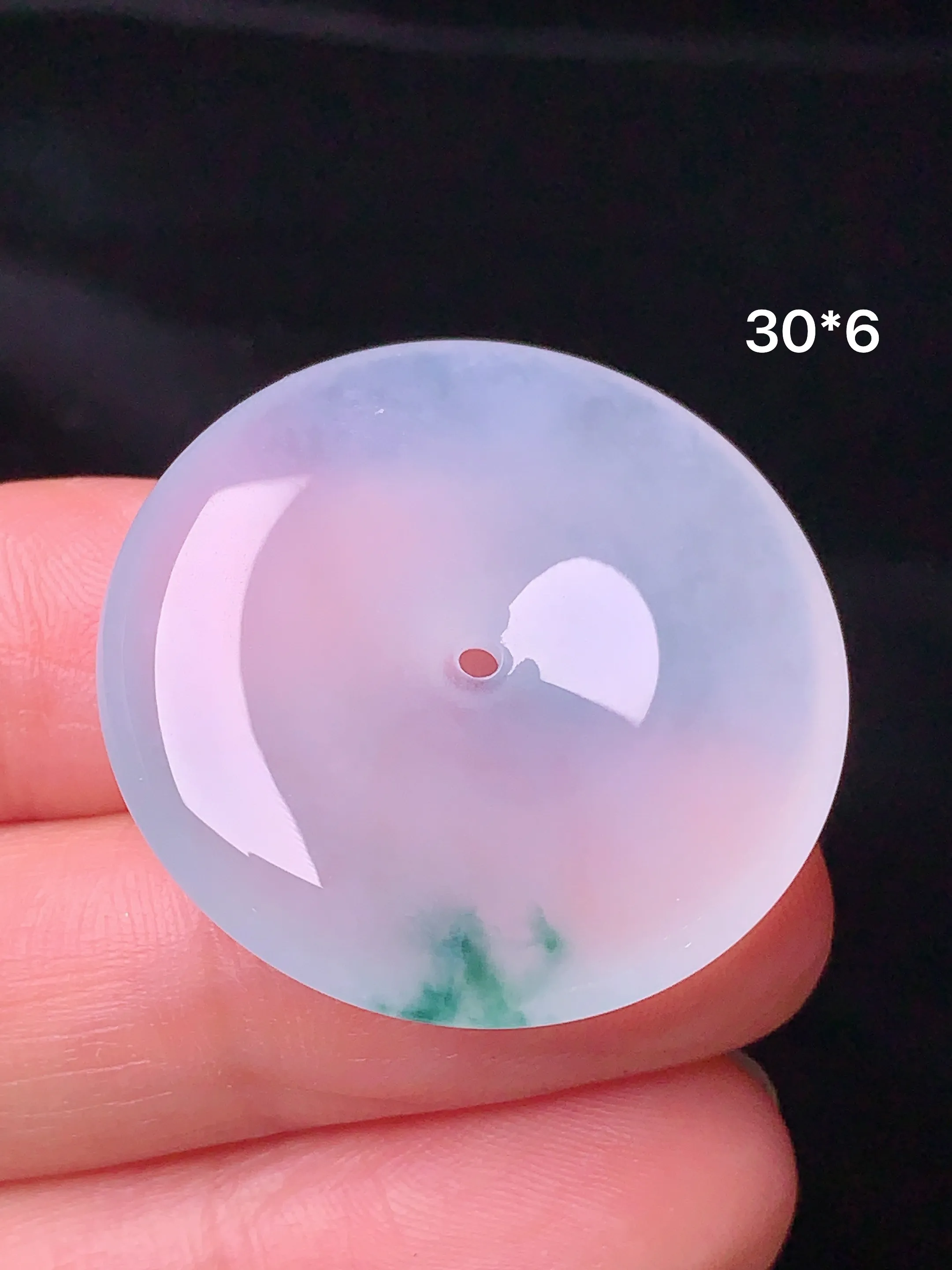 飘绿平安扣吊坠 玉质细腻 色泽艳丽 整体尺寸30*6