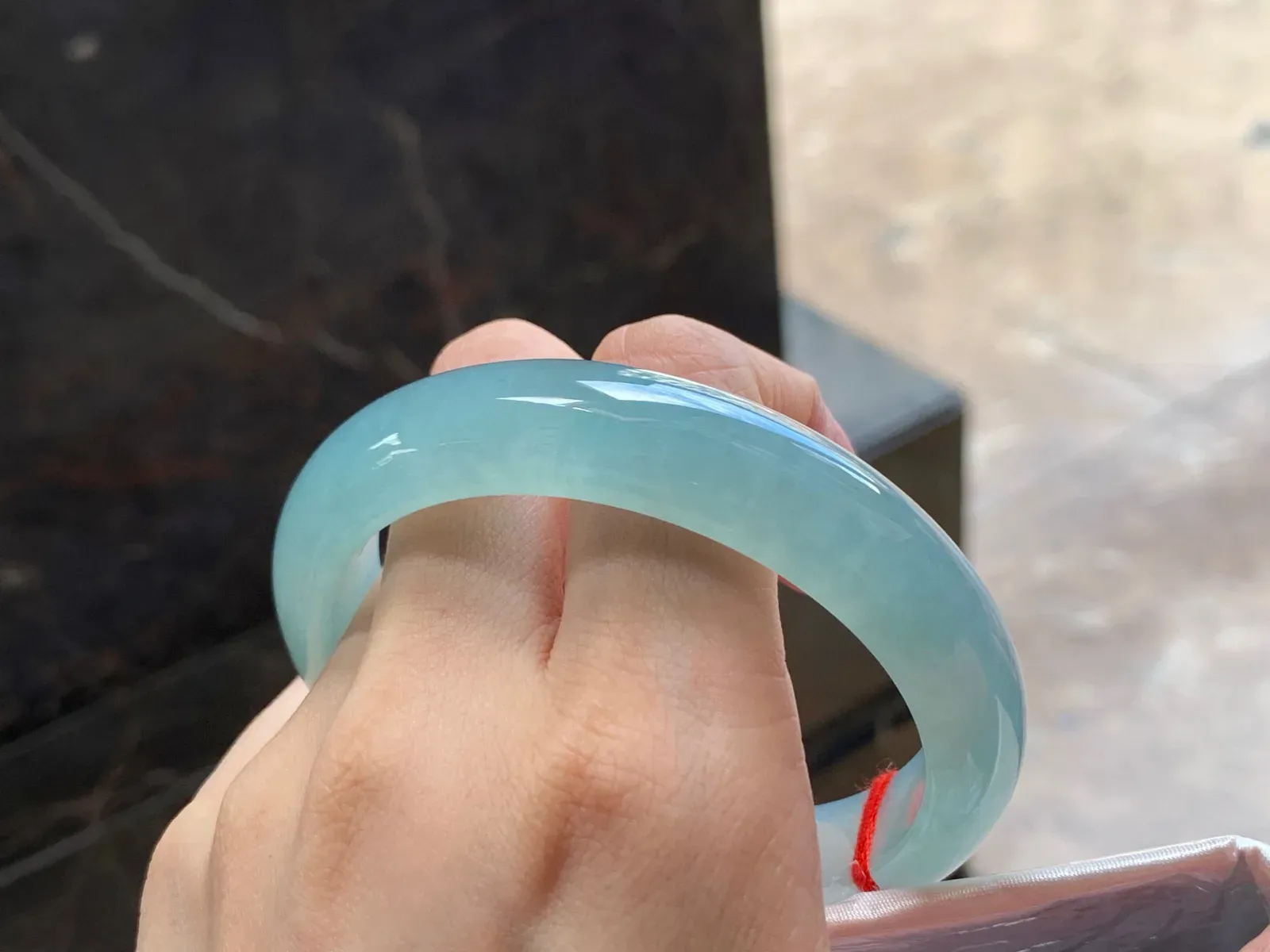 冰晴大圈手镯
种好60/13.2/8.5mm
