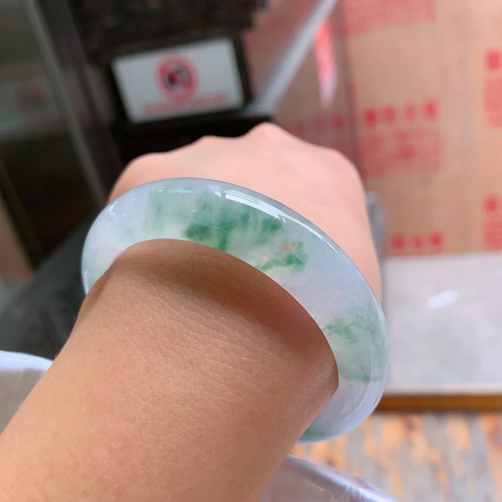正圈冰绿花淡淡紫 无瑕 尺寸:52.5/12.9/8版型漂亮 🥰🥰
