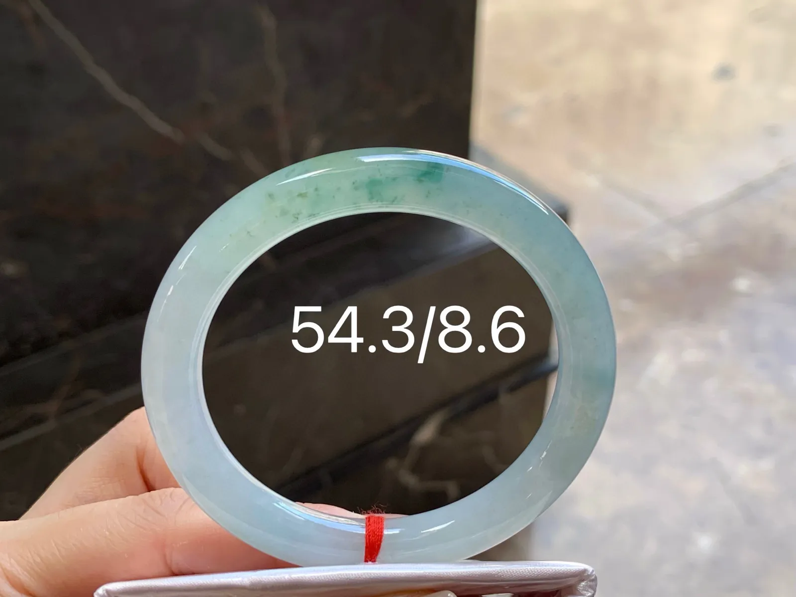 冰飘花细圆条手镯
种好54.3/8.6mm
