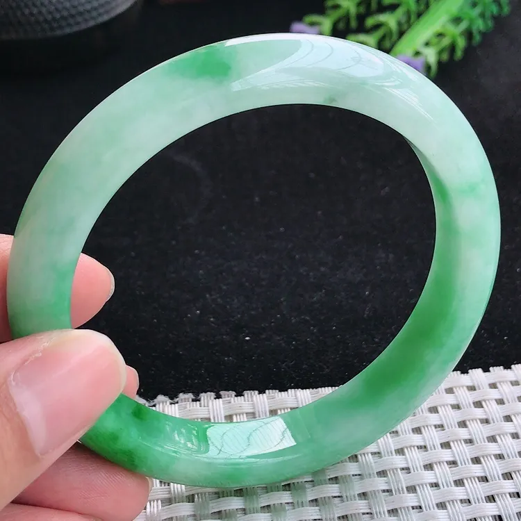 自然光61/11.6/9老坑冰润起胶飘阳绿大圈口手镯翡翠玉镯收藏小圈口美人镯