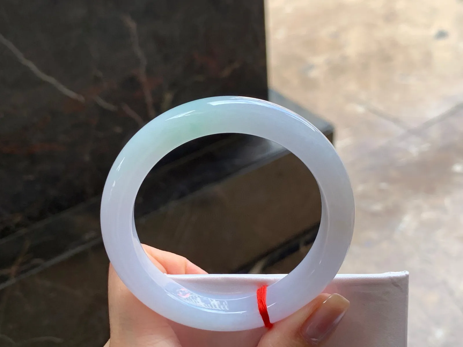 淡春彩手镯
干净清爽 54.2/12/9mm