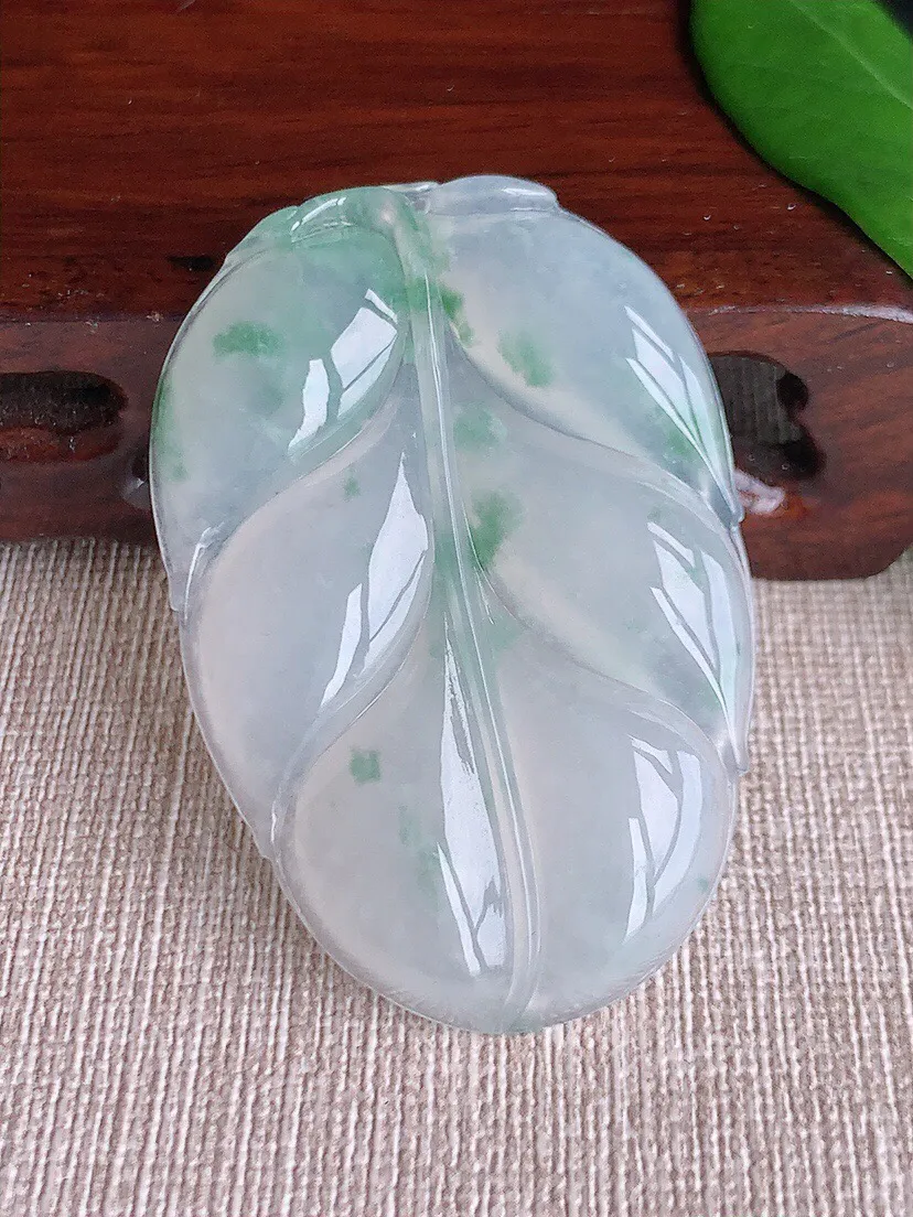 a货翡翠老坑冰种晴水正装观音吊坠 尺寸61.7×38×6mm 重量24.42g 0703