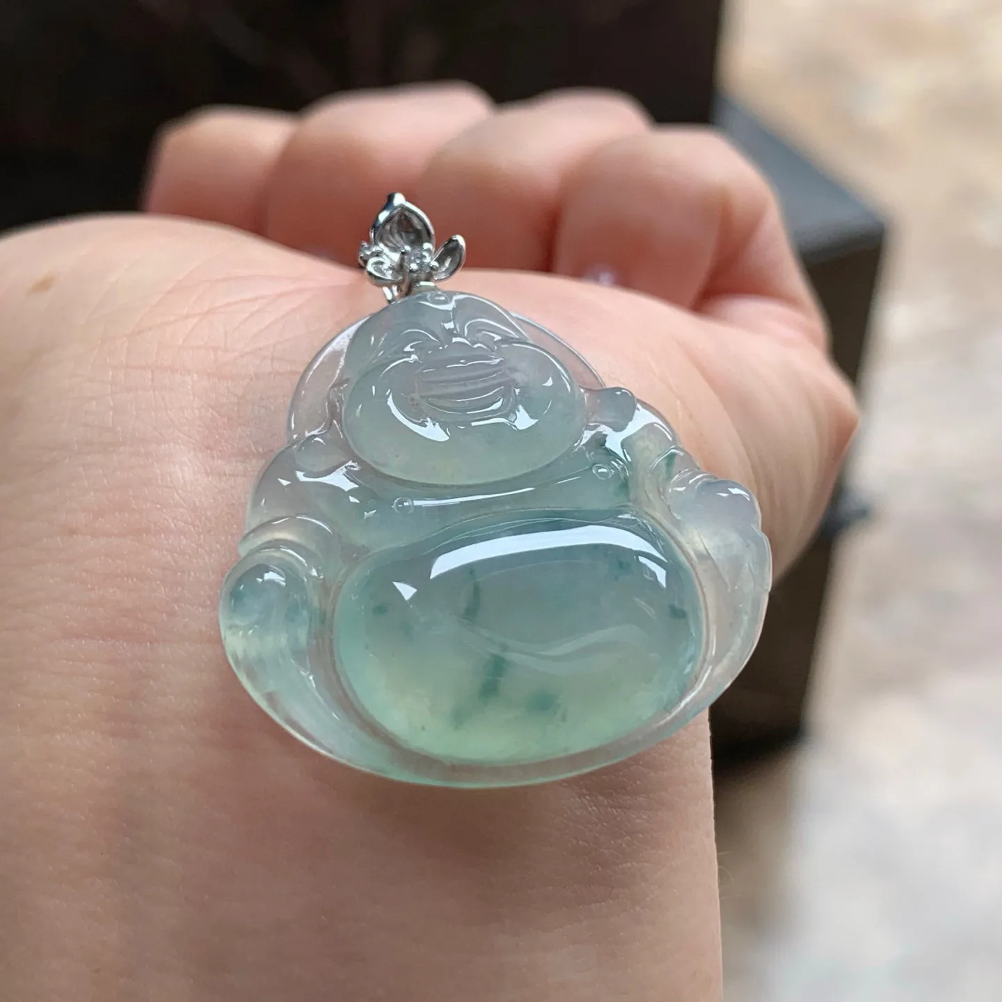 冰种飘花坐佛
笑口常开～