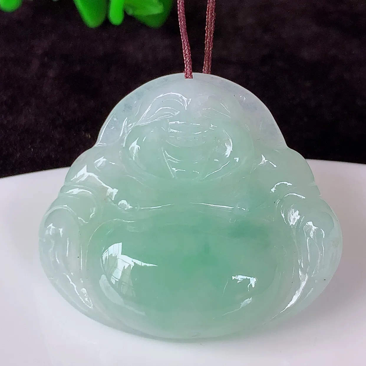 自然光实拍，冰胶飘花佛公吊坠，翡翠笑佛，饱满，开脸喜庆，配戴优雅迷人！#57.1