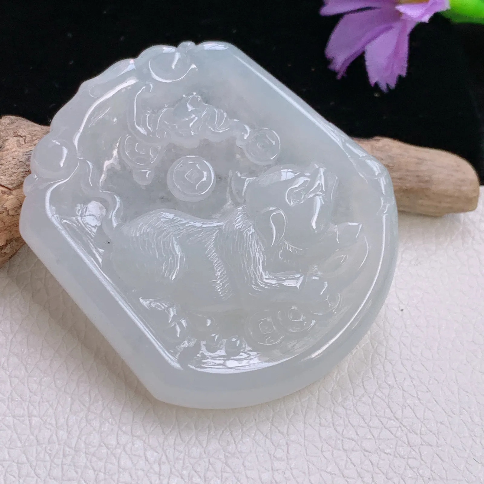 ktj实拍50.3*44.6*5.5老坑精雕冰纯翡翠招财猪 生肖猪玉坠 玉挂件