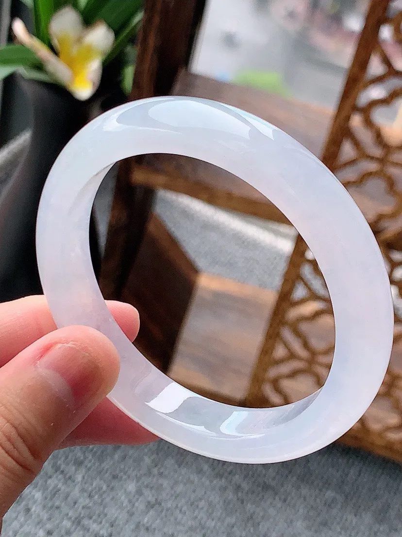 a货翡翠老坑白月光正装正圈手镯55-56圈口 尺寸55.8×10.8×8mm 重量49.00g 0621
