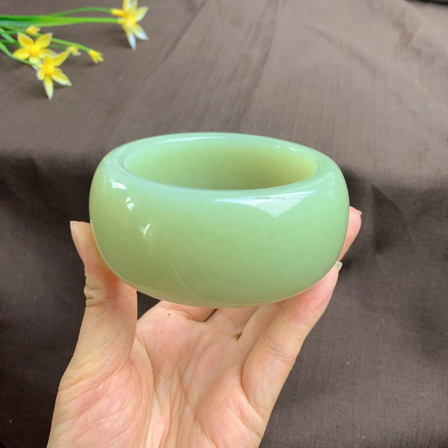 超大宽版，和田玉63圈口黄口料宽版手镯！少见这么宽的，圈口63宽36玉质细腻油润 底色纯净 脂粉好，