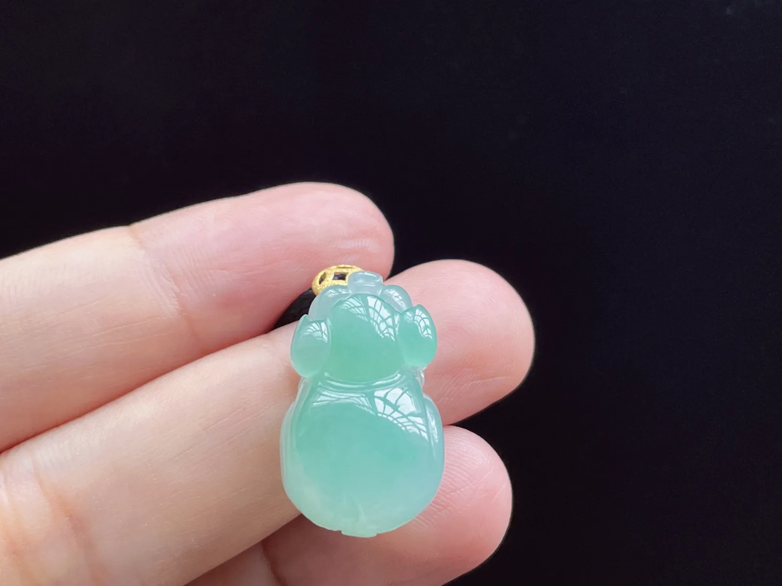 18K 冰种·小猪

裸22.7-13.8-10.3