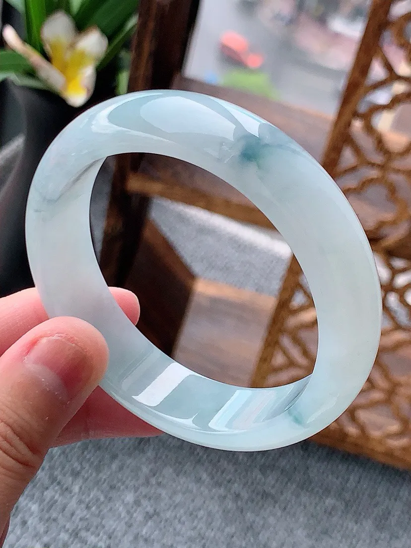 a货翡翠老坑飘花正装正圈手镯55-56圈口 尺寸55×14.8×7.6mm 重量60.07g 062