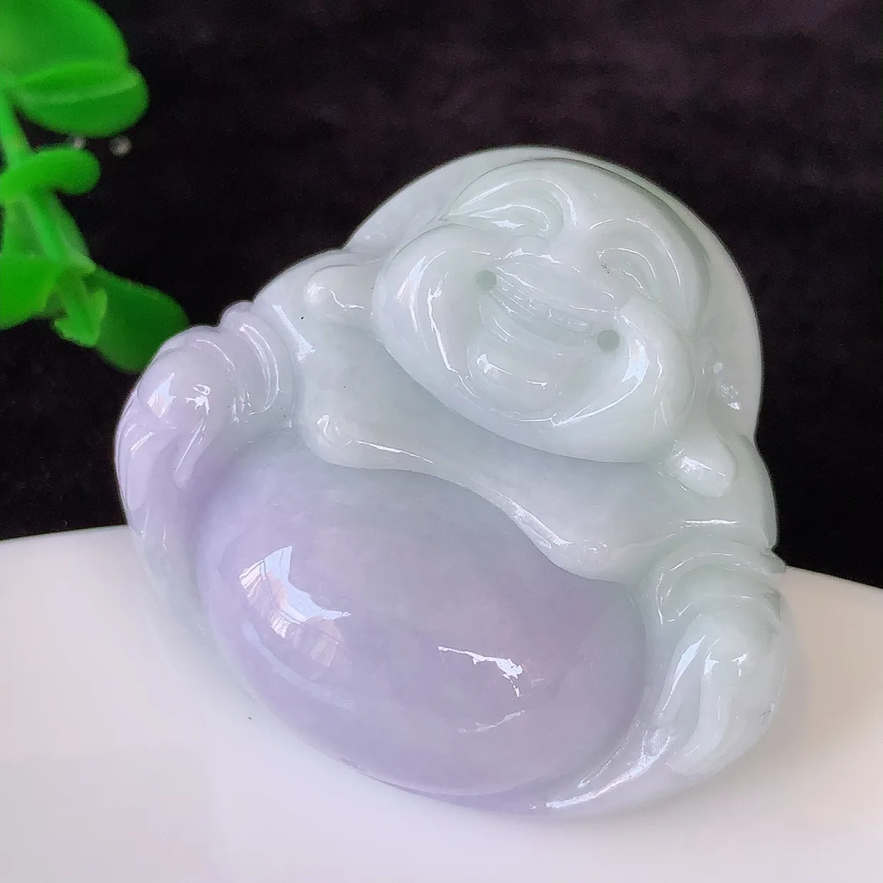 自然光实拍，冰润紫罗兰佛公吊坠，翡翠开心笑佛，种老水足，颜色漂亮，立体饱满圆润，佩戴效果赞#05.1