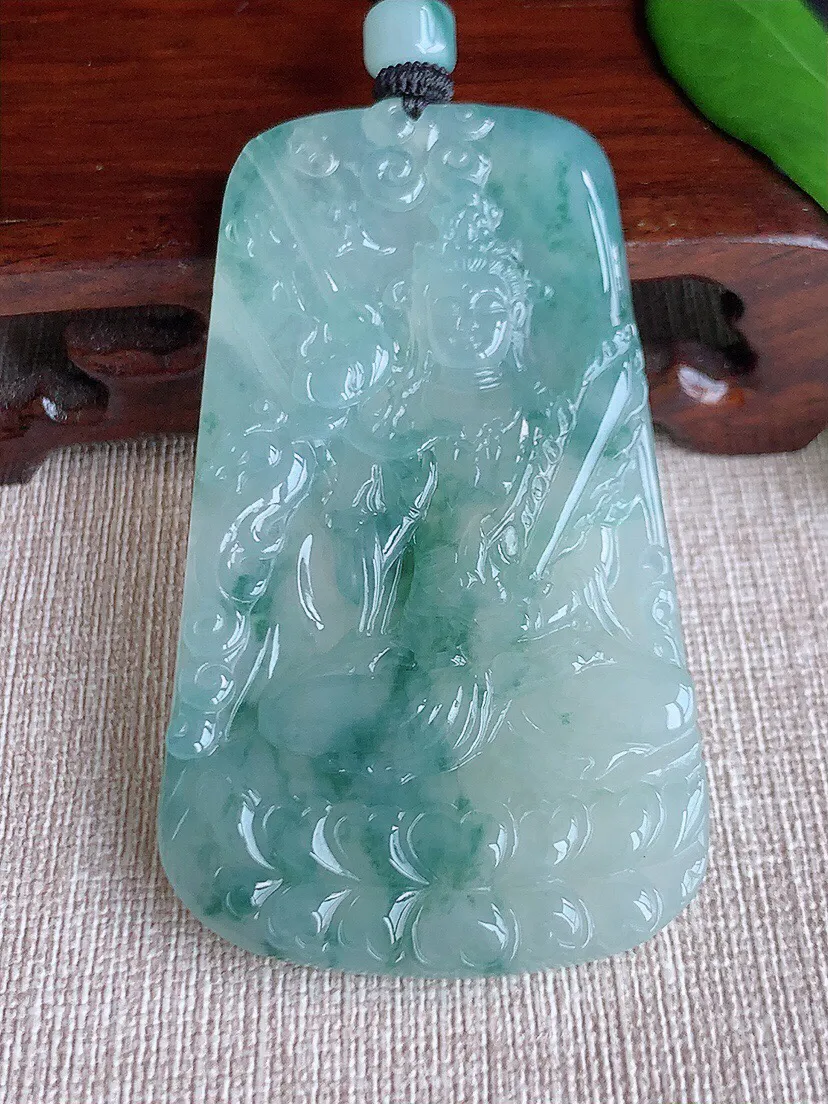 a货翡翠老坑冰种飘花虚空藏菩萨吊坠 尺寸68×39.3×5.4mm 重量40.45g 0704