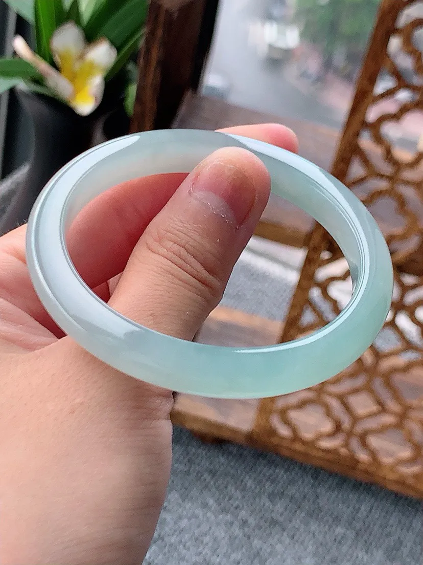 a货翡翠老坑晴水贵妃手镯53-54圈口 尺寸53.8×47×7.8×6.8mm 重量30.52g 0621