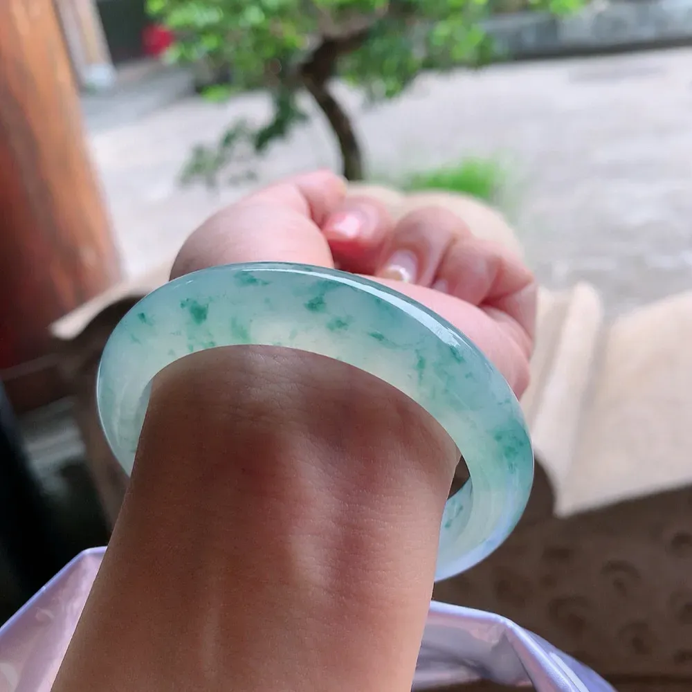 正圈冰绿花 无瑕 尺寸:58.1/12.4/8.5 荧光闪闪 冰润🥰🥰