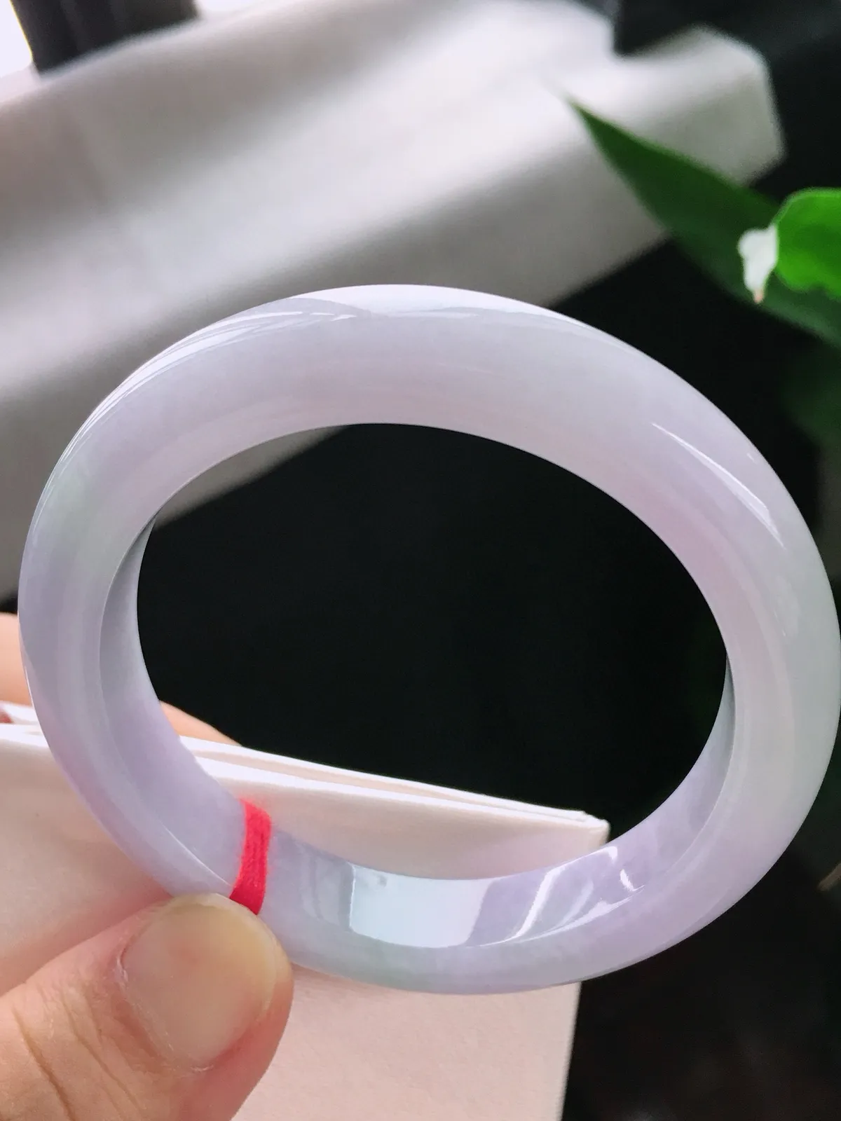 圈口54.3，正圈手镯，小圈口，春彩底，玉质水润，尺寸54.3-11.5-8.6mm