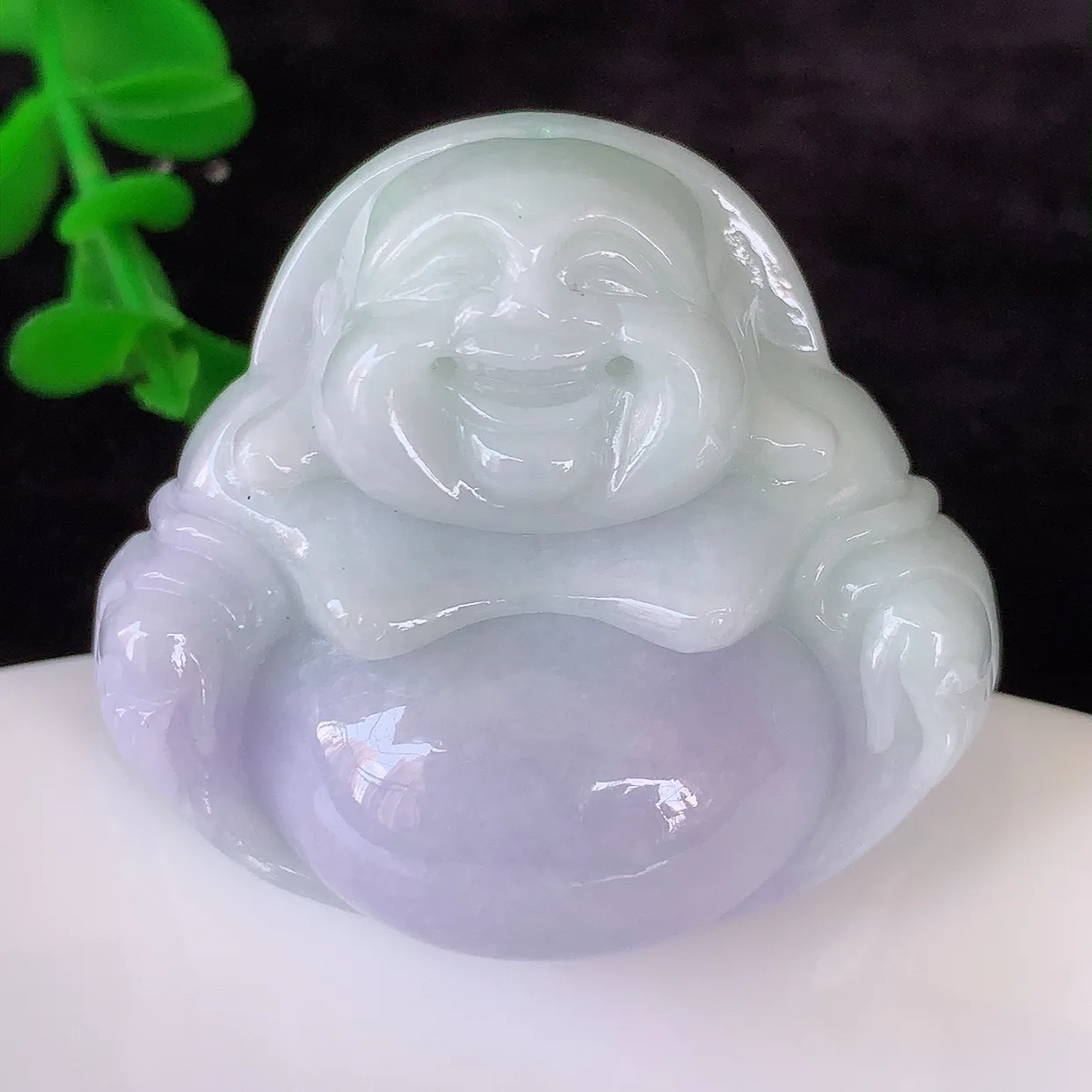 自然光实拍，冰润紫罗兰佛公吊坠，翡翠开心笑佛，种老水足，颜色漂亮，立体饱满圆润，佩戴效果赞#05.1