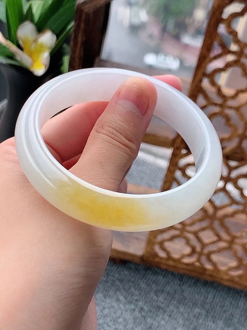 a货翡翠老坑飘黄翡正装正圈手镯58-59圈口 尺寸58.5×14.3×7.8mm 重量65.64g 0621