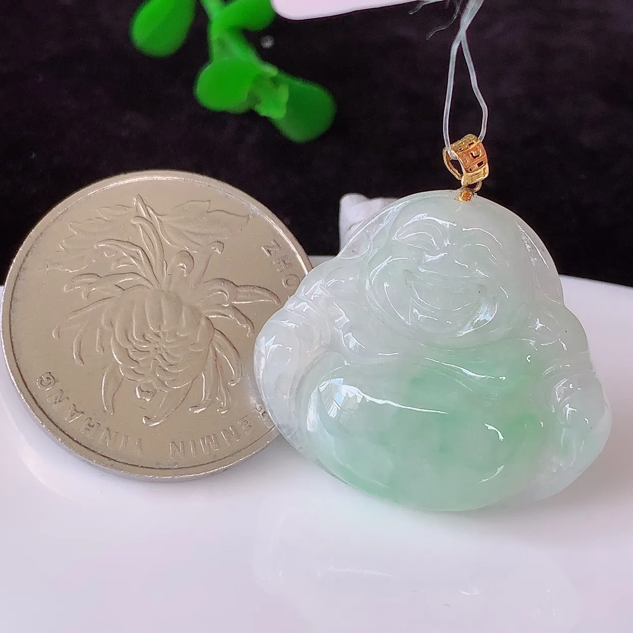 18K金镶嵌冰润飘绿佛公吊坠，翡翠笑佛，饱满，开脸喜庆，配戴优雅迷人！#49.1