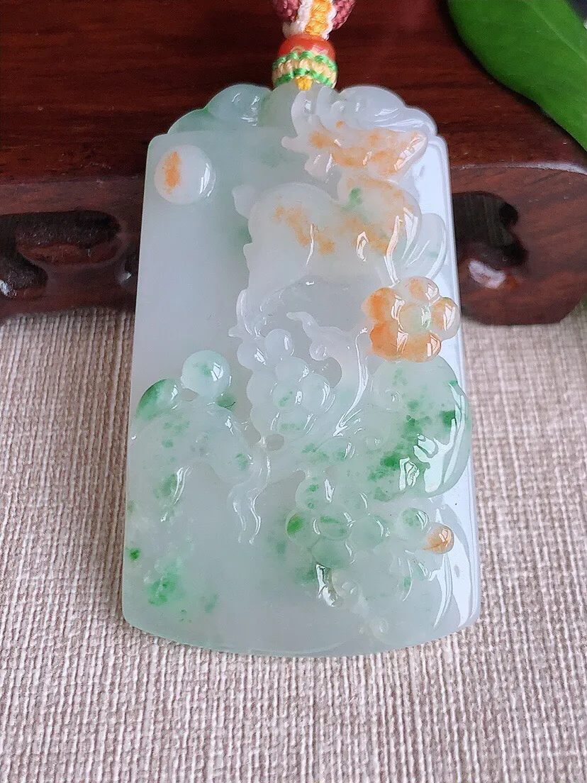 a货翡翠老坑冰种飘黄翡飘花梅花鹿一鹿有你吊坠 尺寸59.6×35×10.4mm 重量46.32g 0