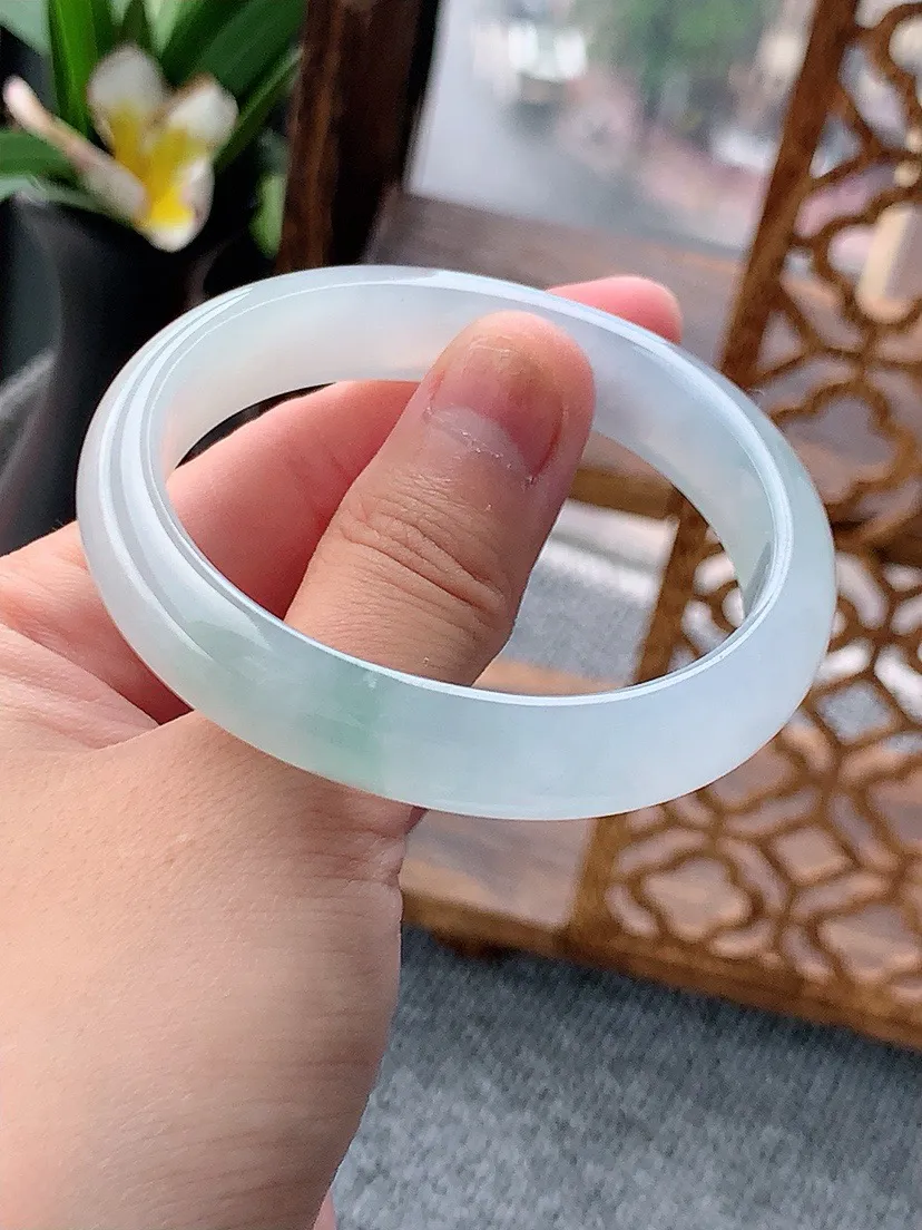 a货翡翠老坑晴水贵妃手镯53-54圈口 尺寸53×46×11.7×6.5mm 重量41.27g 0621