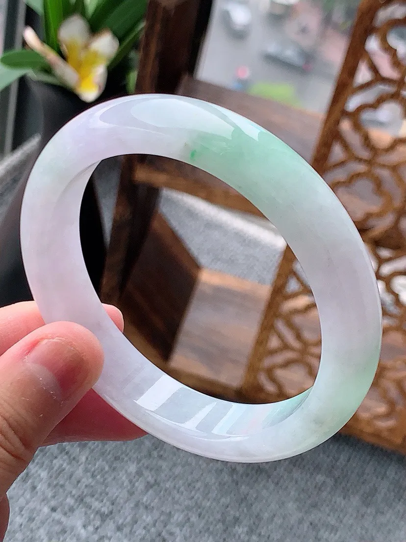 a货翡翠老坑春彩紫罗兰飘绿正装正圈手镯59-60大圈口  尺寸59.5×12.6×8.3mm 重量6