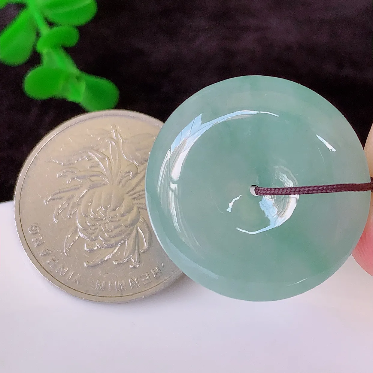 自然光实拍，冰飘花平安扣吊坠，翡翠平安扣，冰透，灵动飘逸，寓意平平安安，平安扣佩戴端庄漂亮！#41.1