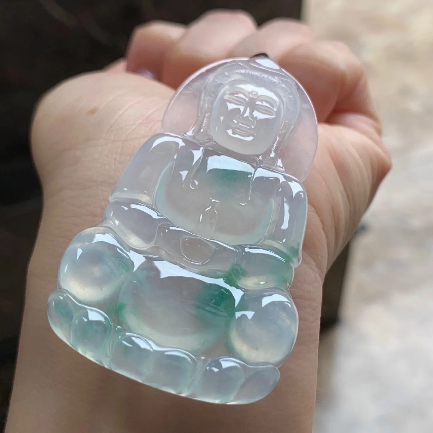 冰种飘花观音
宁静豁达，佩戴大气
