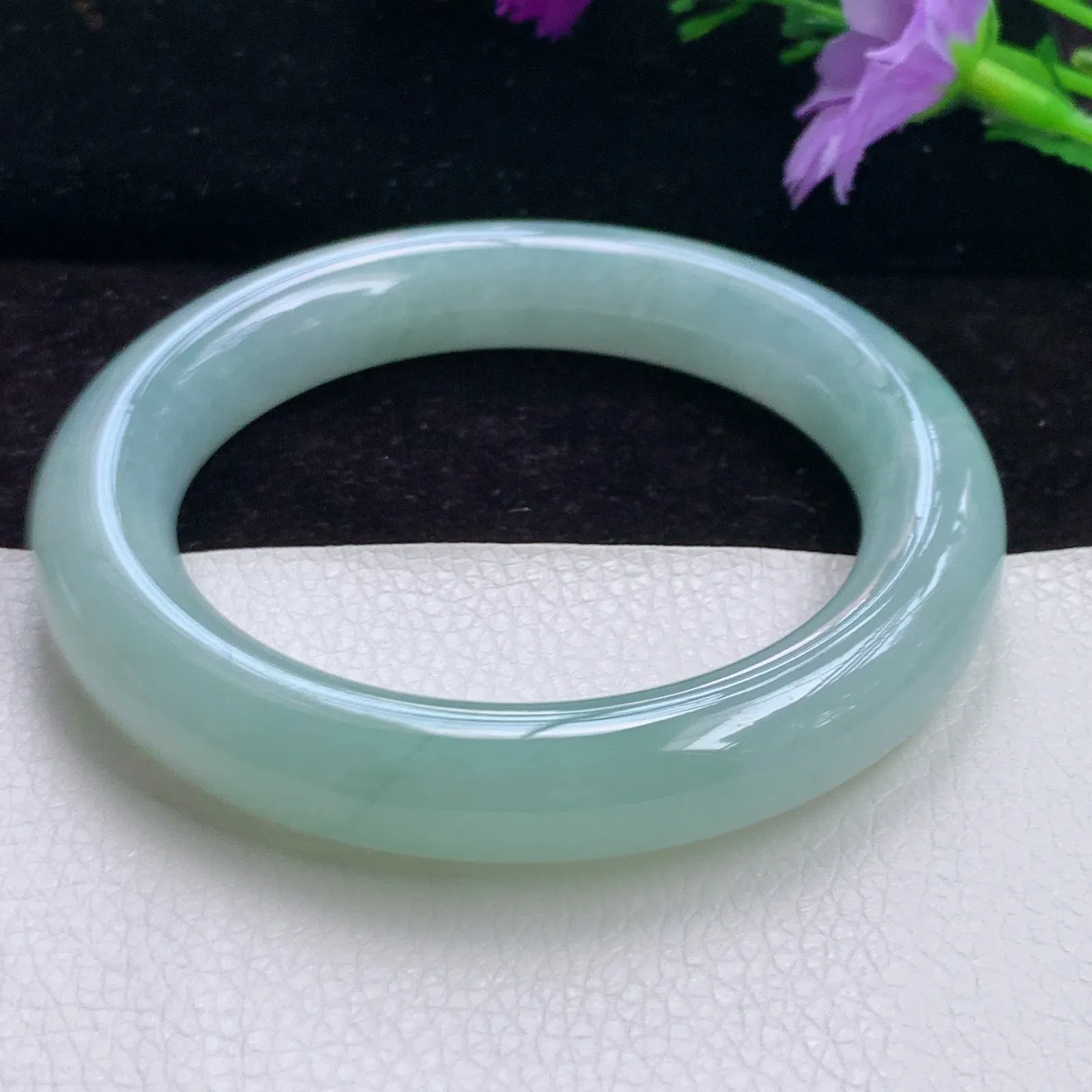 yh自然光57.5*12胖圆镯 精美冰胶清爽圆条翡翠玉手镯 玉手环