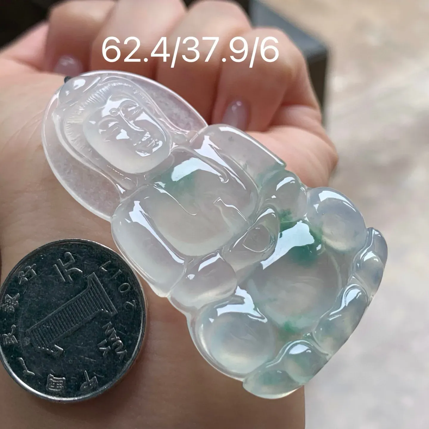 冰种飘花观音
宁静豁达，佩戴大气