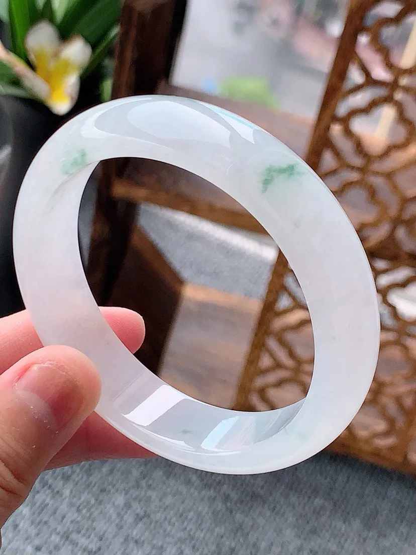 a货翡翠老坑飘花正装正圈手镯56-57圈口  尺寸56.8×14.3×7.7mm 重量61.74g 