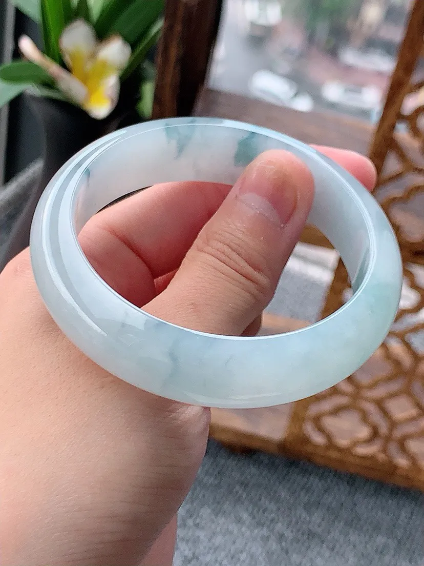 a货翡翠老坑飘花正装正圈手镯55-56圈口 尺寸55×14.8×7.6mm 重量60.07g 0621