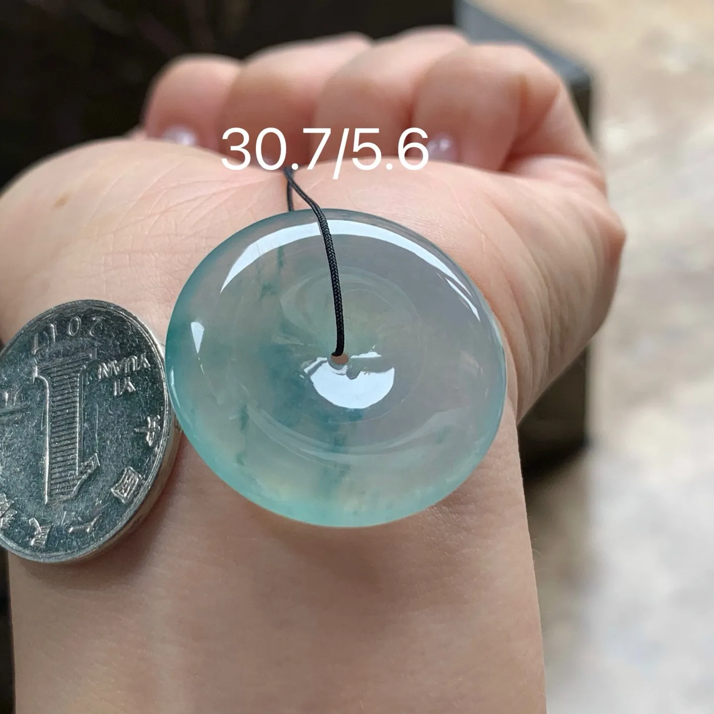 冰种飘花平安扣
平安顺遂～