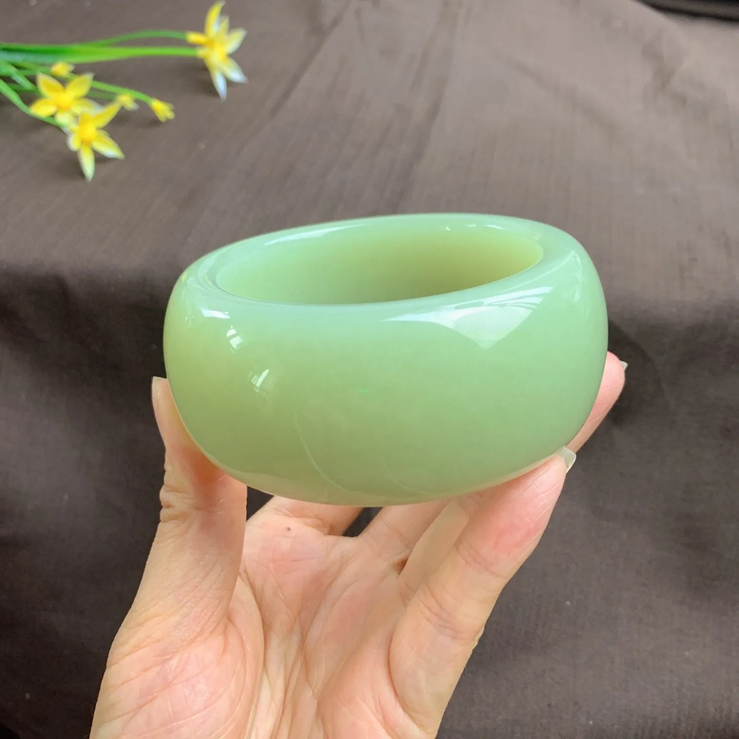 超大宽版，和田玉63圈口黄口料宽版手镯！少见这么宽的，圈口63宽36玉质细腻油润 底色纯净 脂粉好，