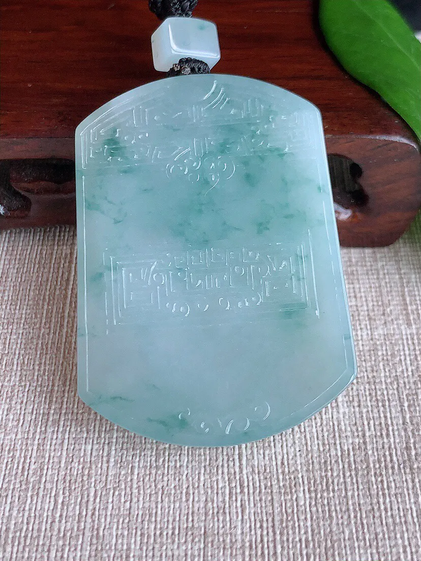 a货翡翠老坑冰种飘花仿古无事牌吊坠，尺寸53×39×5.7mm 重量40.83g 0704