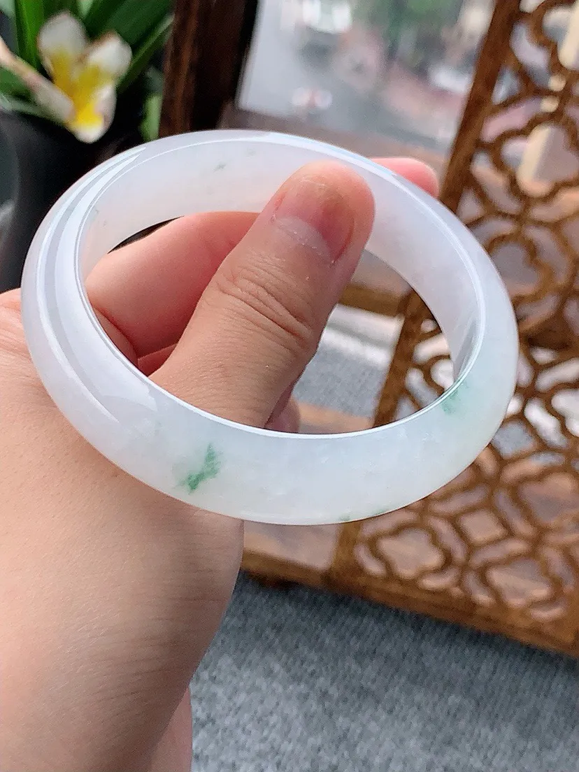 a货翡翠老坑飘花正装正圈手镯56-57圈口  尺寸56.8×14.3×7.7mm 重量61.74g 0621