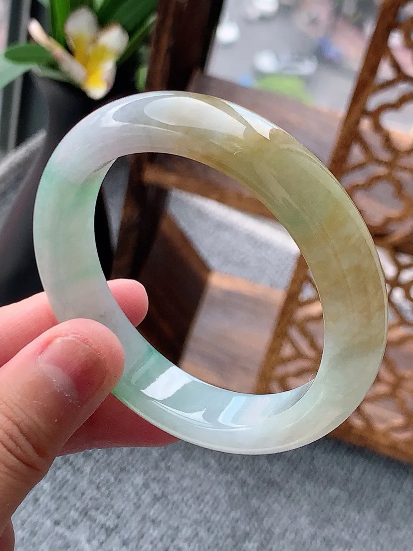 a货翡翠老坑黄加绿双彩正装正圈手镯52-53小圈口 尺寸52.3×12×8.2mm 重量54.58g