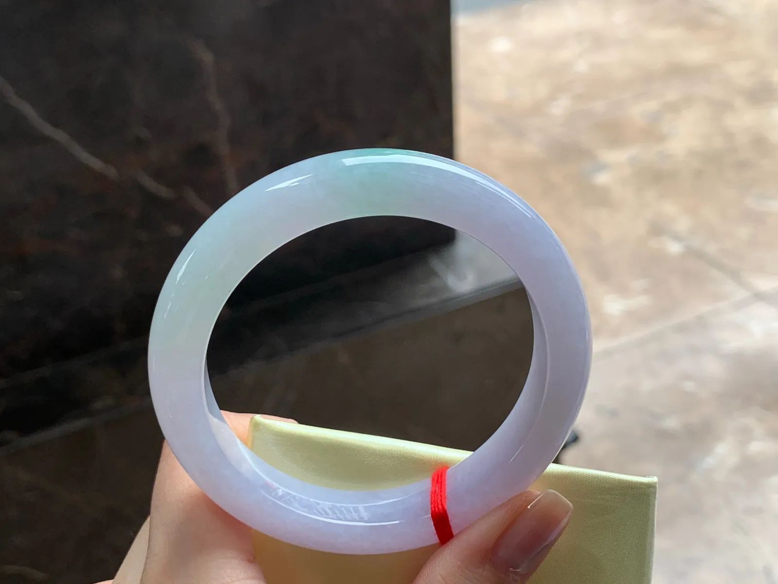 春彩手镯
细腻56.1/12.1/8.8mm