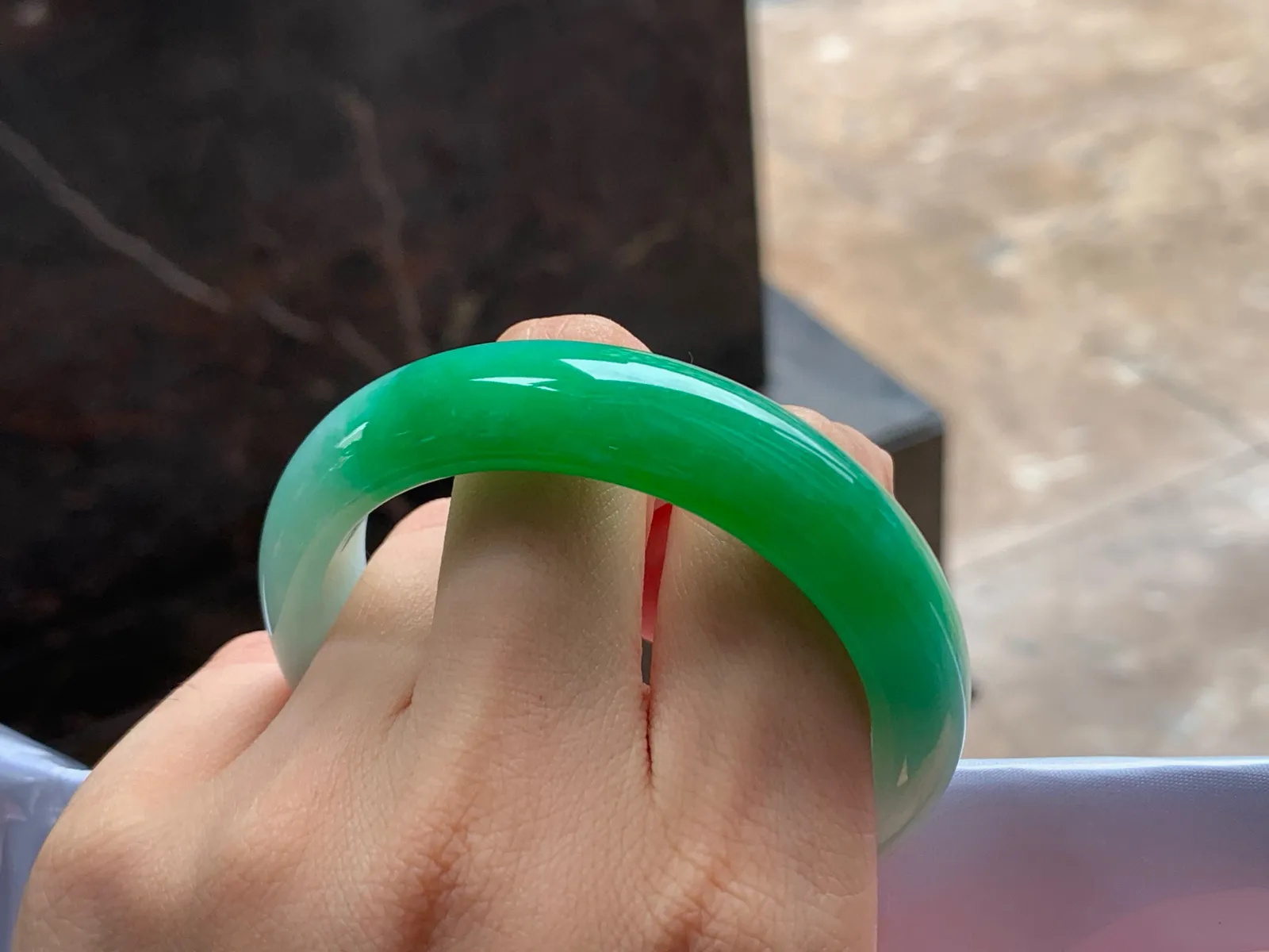 阳绿手镯
细腻51.1/13.1/7.8mm