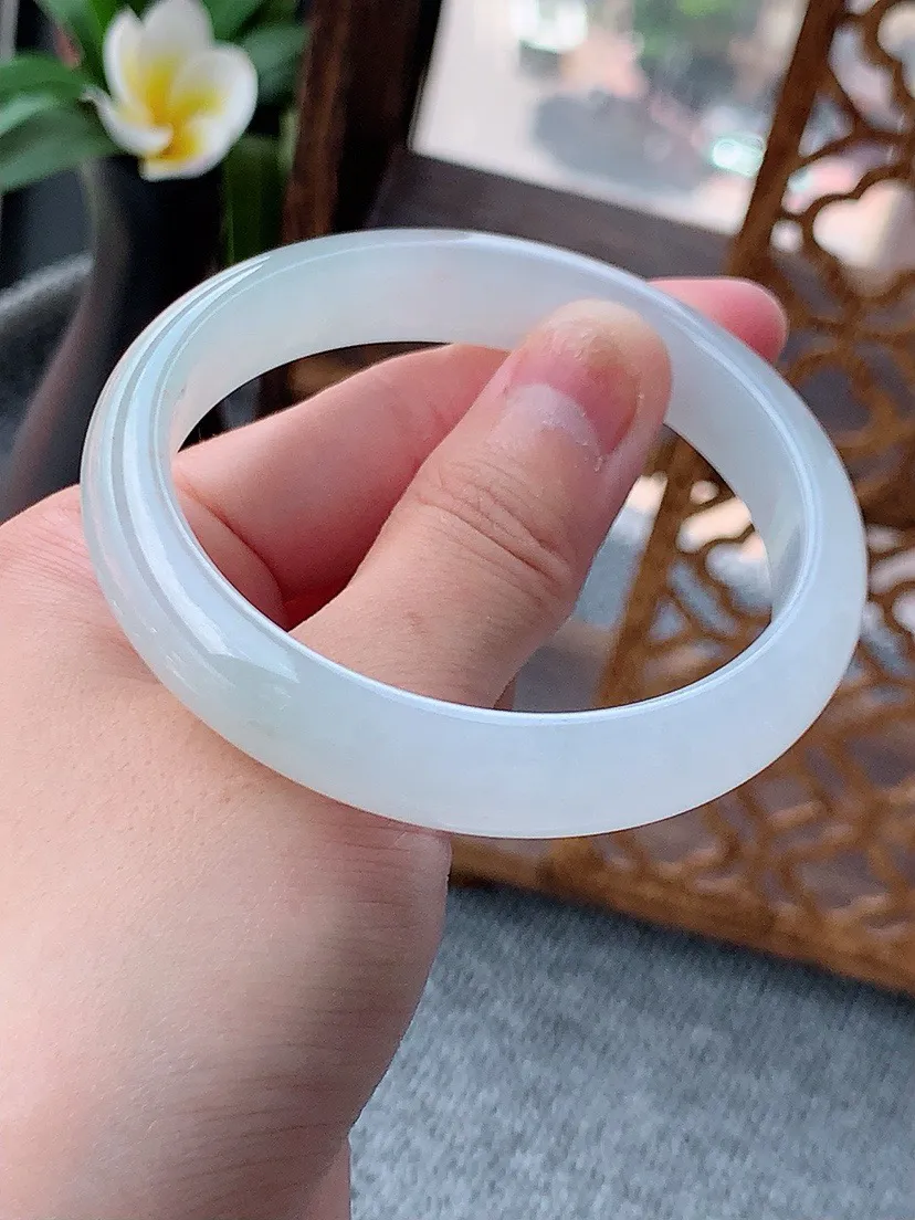 a货翡翠老坑白月光正装正圈手镯56-57圈口 尺寸56×11.5×7mm 重量44.82g 0622